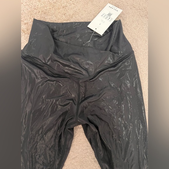 Cloudful Shine Fabric Crossover Back Pocket Foil Print Faux Leather Leggings - Picture 4 of 11